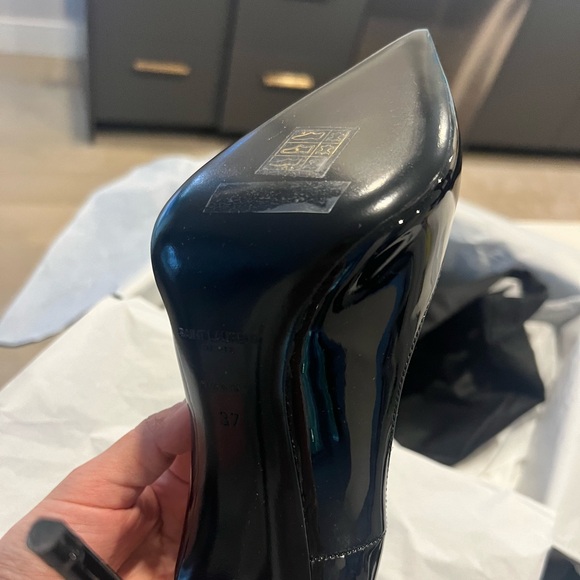 Saint Laurent Nero Pumps - Picture 4 of 6